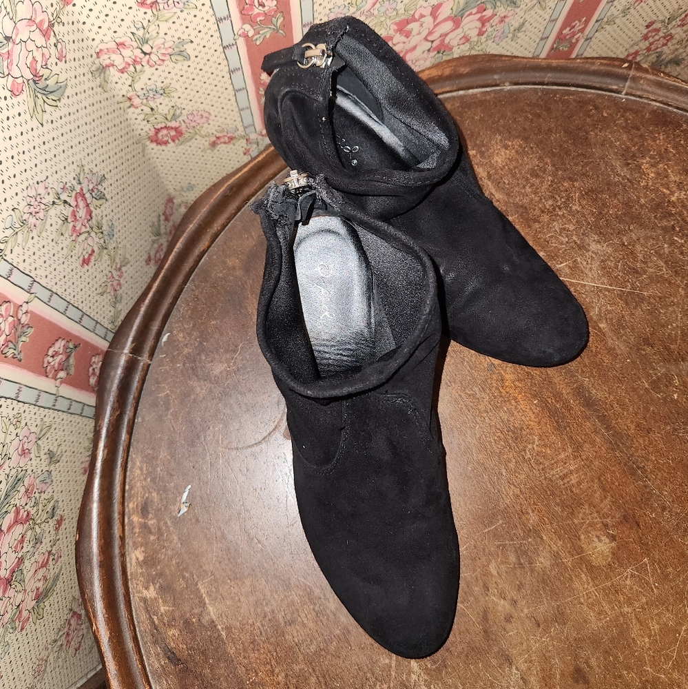 Black Qupid sock bootie